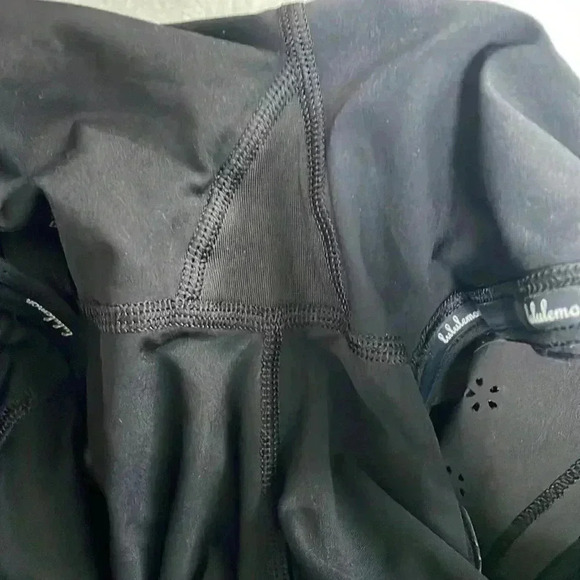 Lululemon Run: breezy by skirt laser cut 2013 - Picture 8 of 9